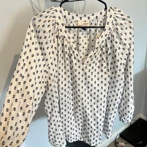 Universal Thread Blue and White Blouse